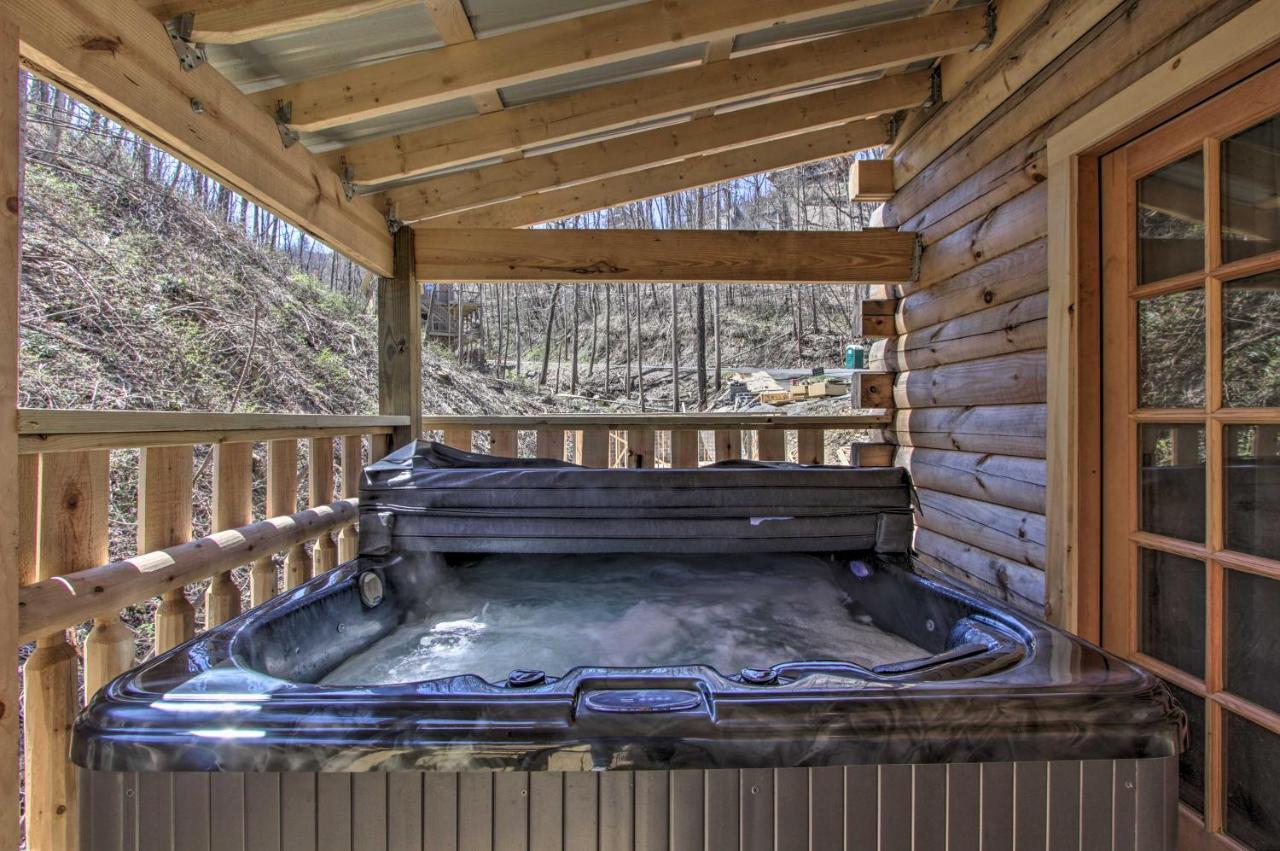 The Phoenix Cabin With Hot Tub In Gatlinburg! Екстериор снимка