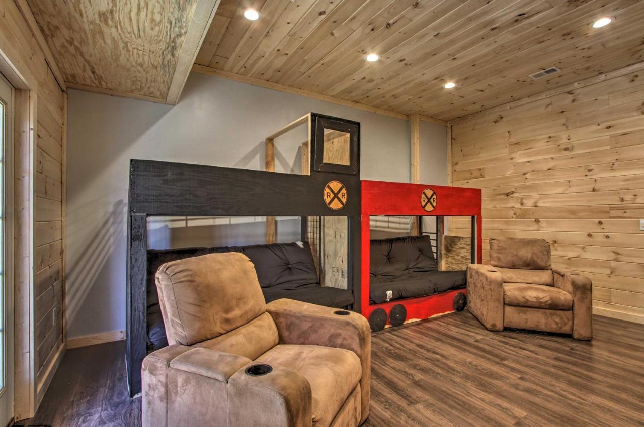 The Phoenix Cabin With Hot Tub In Gatlinburg! Екстериор снимка
