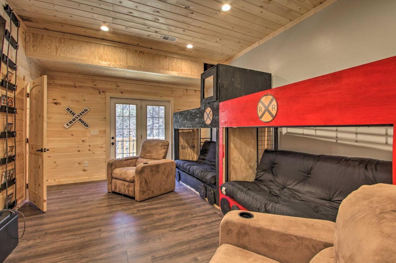 The Phoenix Cabin With Hot Tub In Gatlinburg! Екстериор снимка