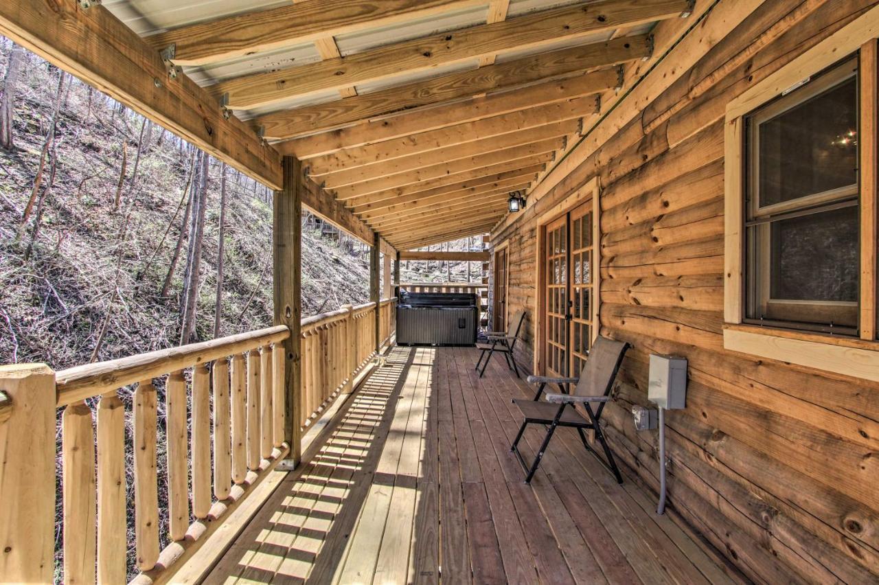 The Phoenix Cabin With Hot Tub In Gatlinburg! Екстериор снимка